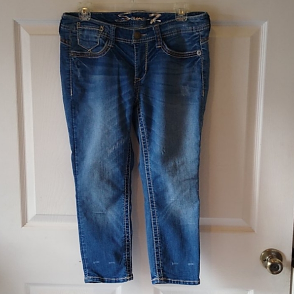 Seven7 Preowned Blue Distressed Capri Jean Cropped - Picture 2 of 7